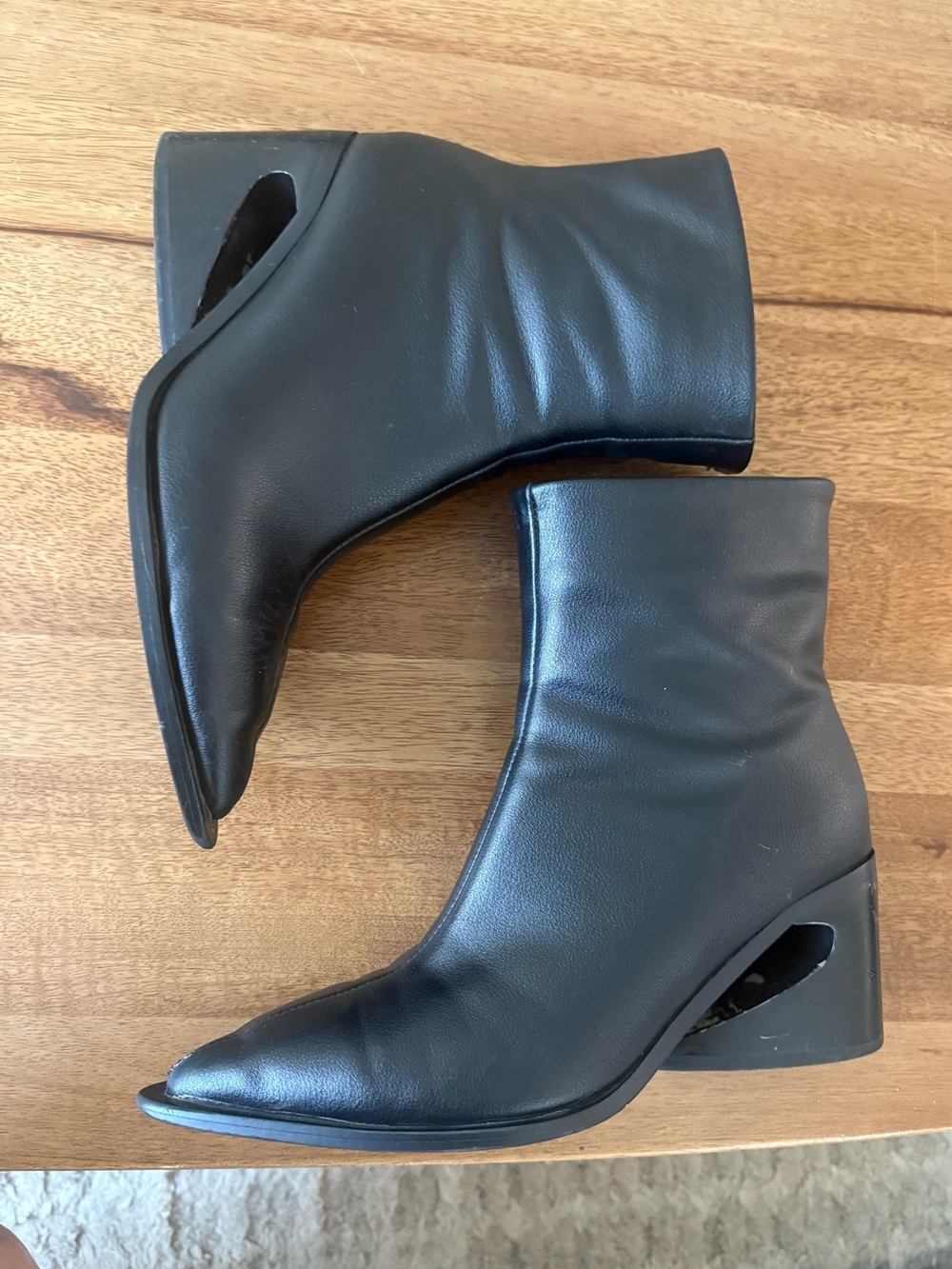 Ankle zip up booties w heel detail